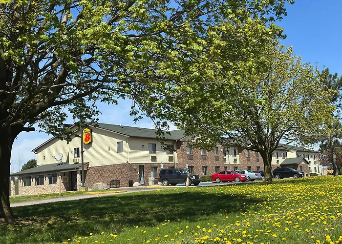 Super 8 By Wyndham Imlay City