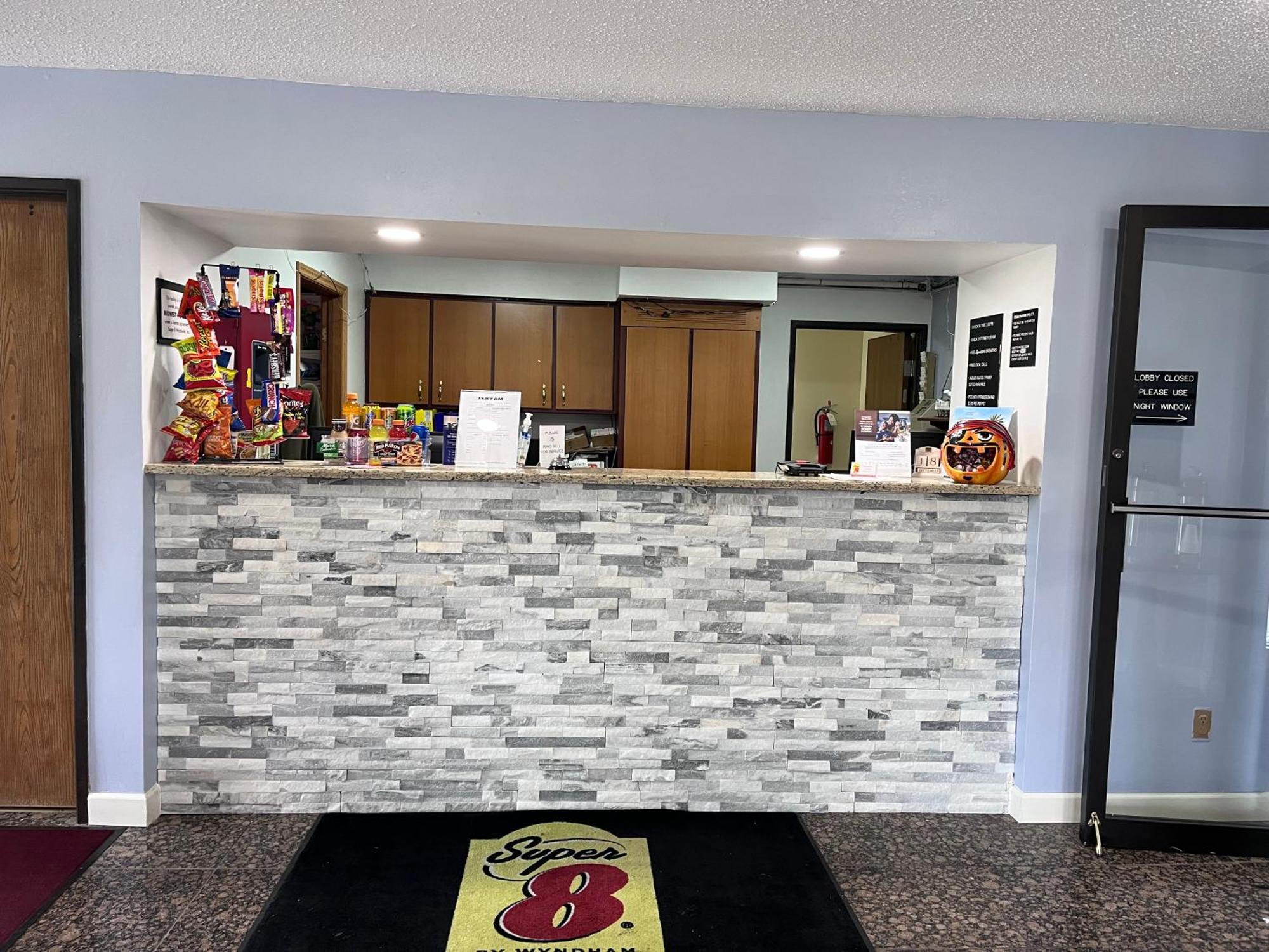 Super 8 By Wyndham Imlay Imlay City