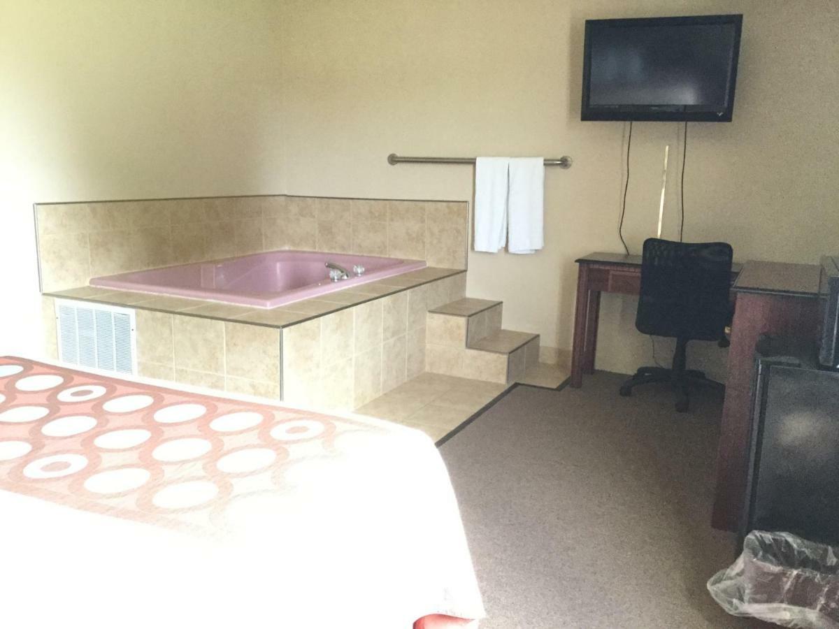 Super 8 By Wyndham Imlay Motel 2*