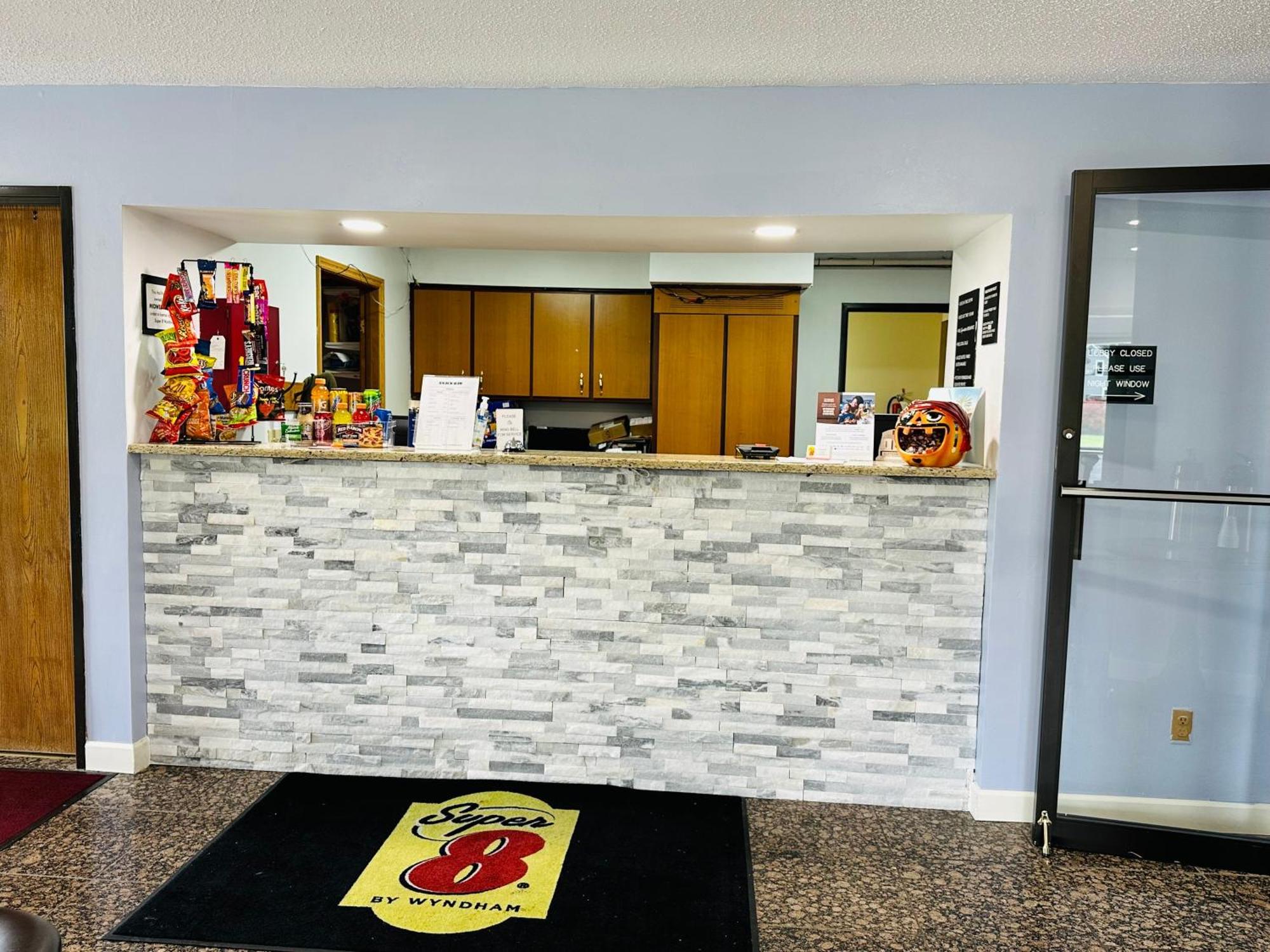 Super 8 By Wyndham Imlay Imlay City